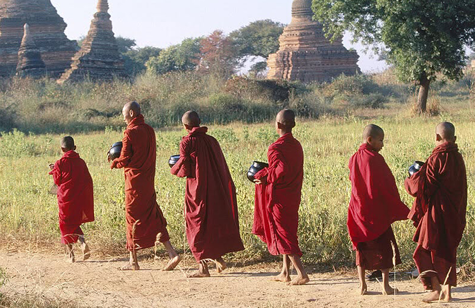 bay hang nguoi xuat gia_nguoiphattu_com_nguxiuat gia.jpg